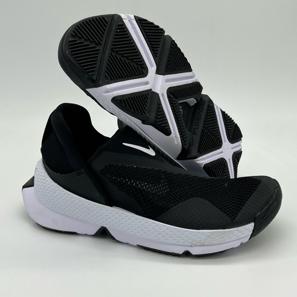 W Nike Go Flyease Black White Sneakers Slip-on Shoes DR5540-002 Women's no box - Picture 1 of 9